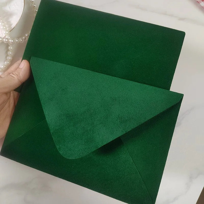 Luxury Velvet Envelopes – 50 pcs + 50 gold stickers