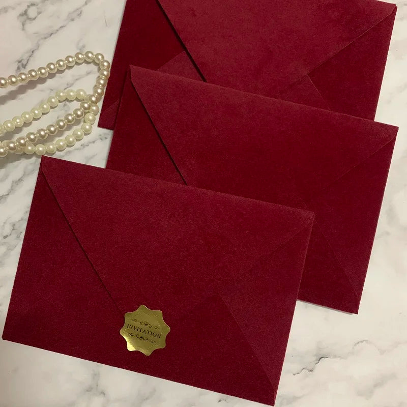 Luxury Velvet Envelopes – 50 pcs + 50 gold stickers
