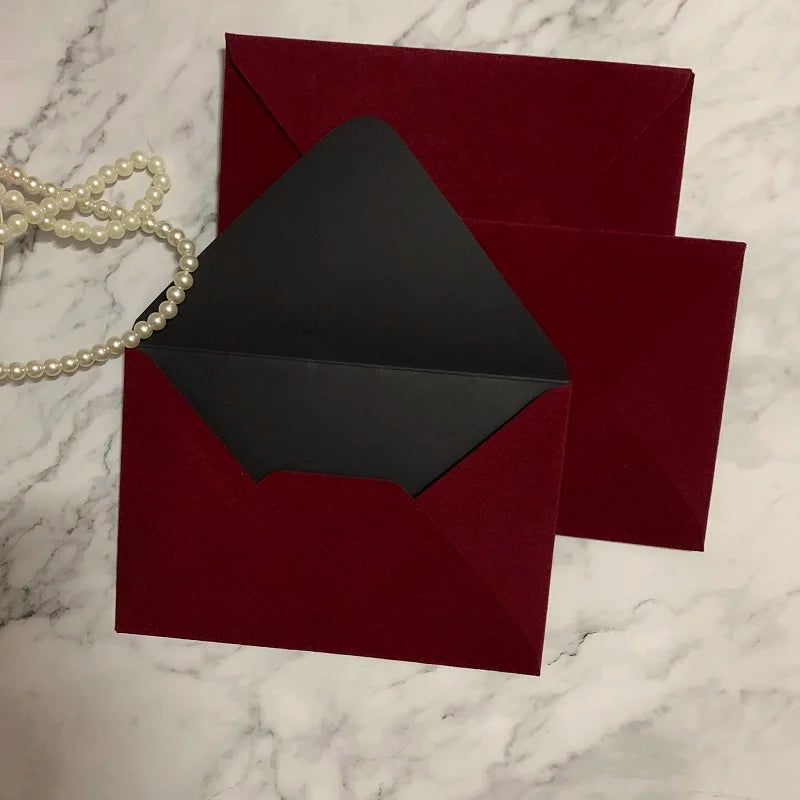 Luxury Velvet Envelopes – 50 pcs + 50 gold stickers